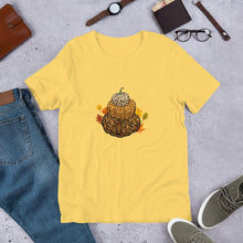 Load image into Gallery viewer, Pumpkins and leaves - T-Shirt Clan