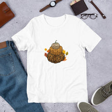 Load image into Gallery viewer, Pumpkins and leaves - T-Shirt Clan